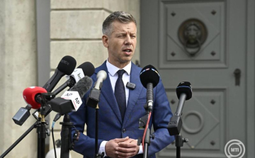 Magyar Péter lemondásra szólította fel a köztársasági elnököt