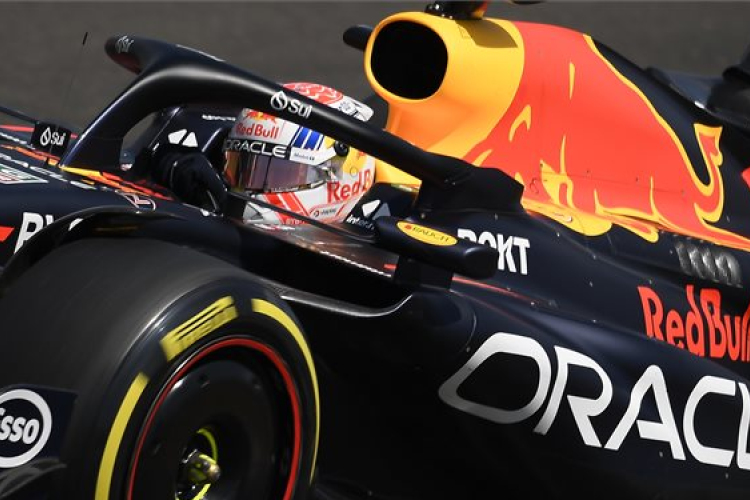 Bahreini Nagydíj - A címvédő Verstappen sima sikerével kezdődött az idény