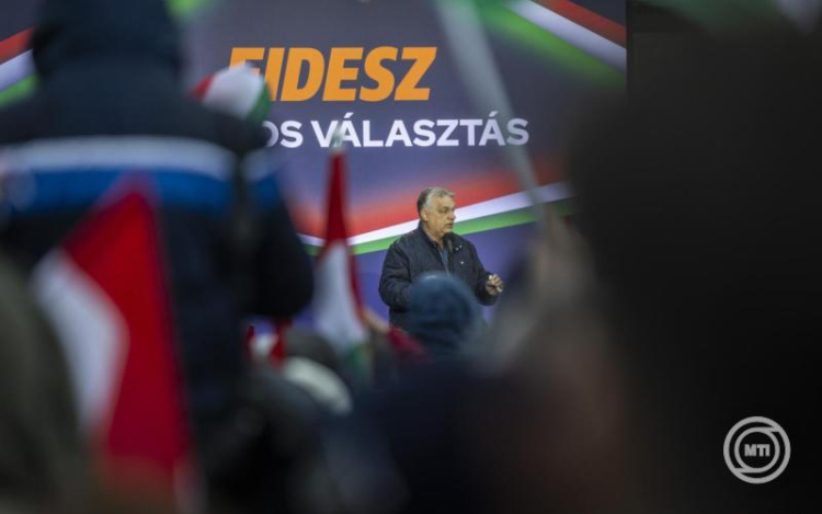Orbán Viktor: Hazát szeretetre és tiszteletre lehet építeni