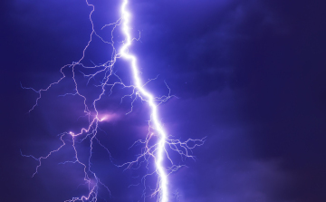 Meteorológia: szerdán hevesebb zivatarok lehetnek a nyugati és a keleti határszélen