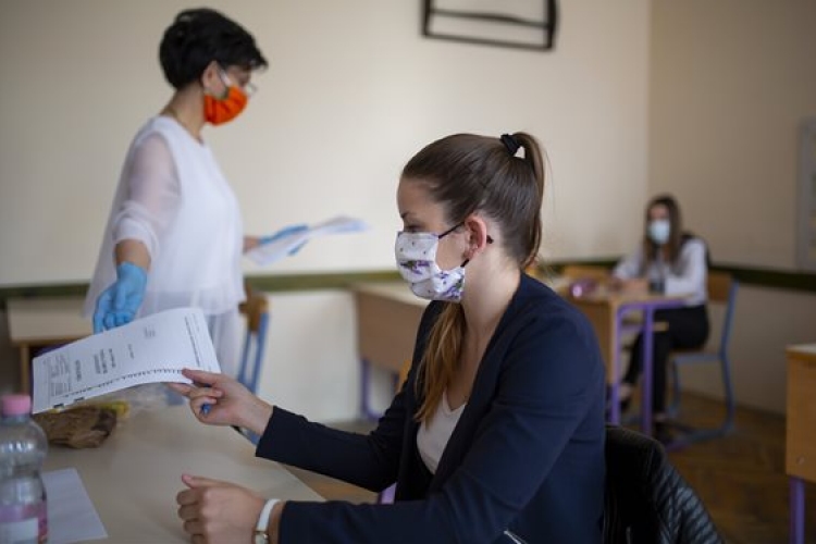 Az őszi érettségi vizsgák a normál menetrend szerint zajlanak majd 